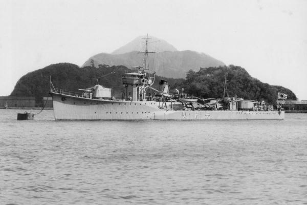 IJN_torpedo_boat_CHIDORI_in_1933
