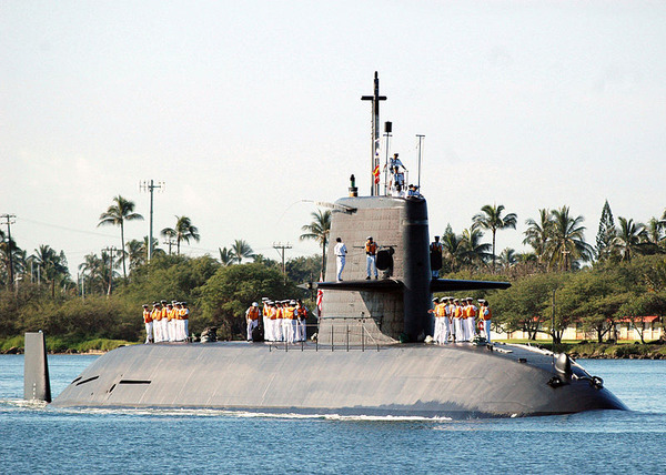 800px-Japanese_Submarine_Oyashio_SS590
