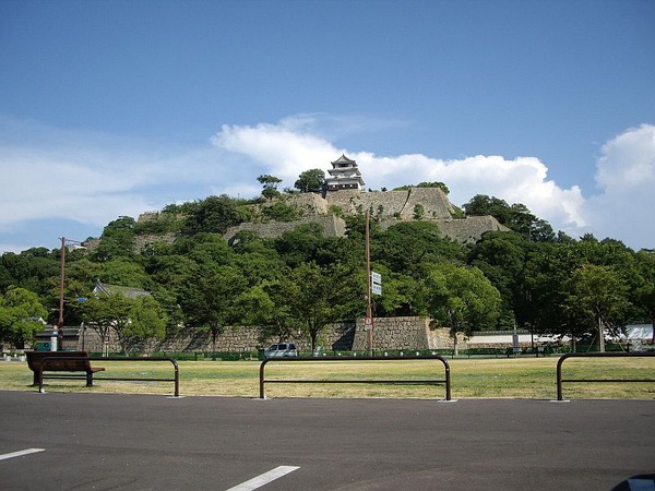 800px-Marugame_Castle01