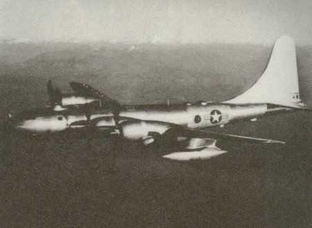 53年後の世界に飛行して来た爆撃機