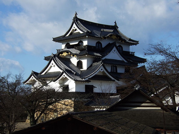 800px-Hikone_castle5537