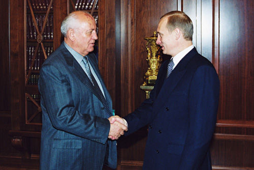 Vladimir_Putin_with_Mikhail_Gorbachev-1 (1)
