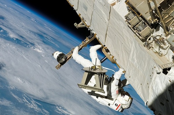 astronaut-67693_640