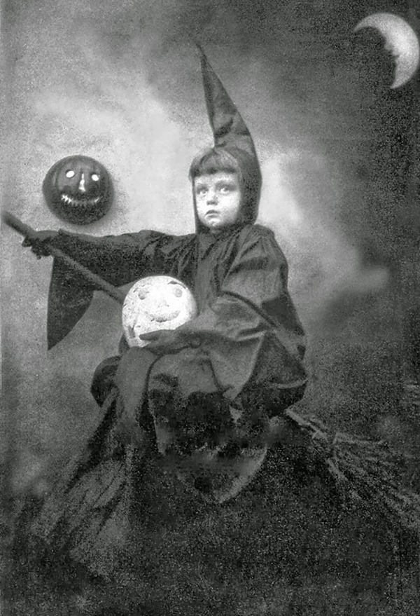 scary-vintage-halloween-creepy-costumes-15-57f6495347f9c__605