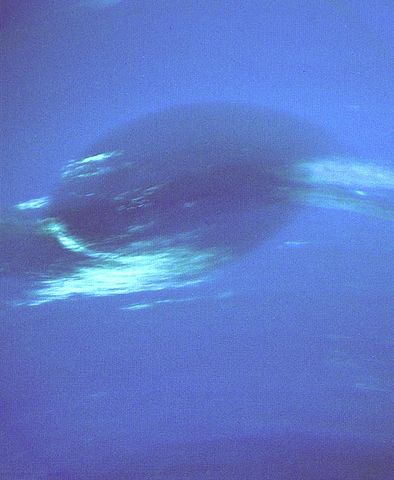 394px-Neptune's_Great_Dark_Spot