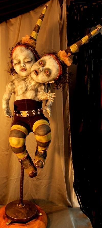 Freaky-Twin-Doll-Toys-with-Its-Victims