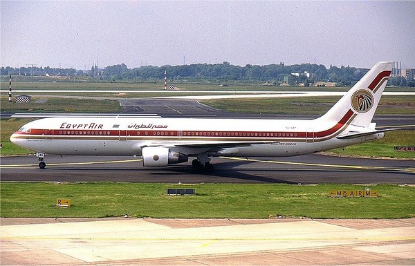800px-Egyptair_Boeing_767-300_in_1992