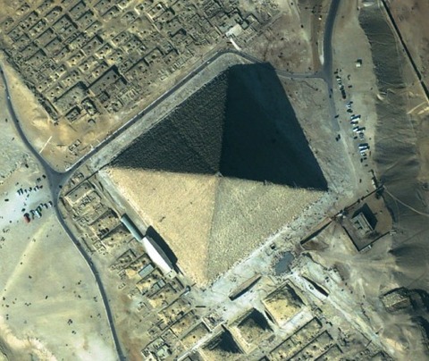 ピラミッドが8面体