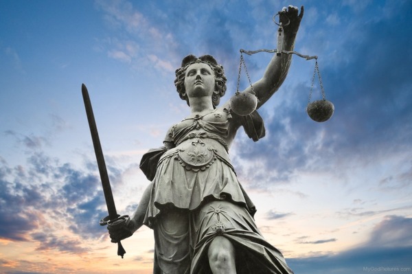 Statue-Of-Goddess-Justice