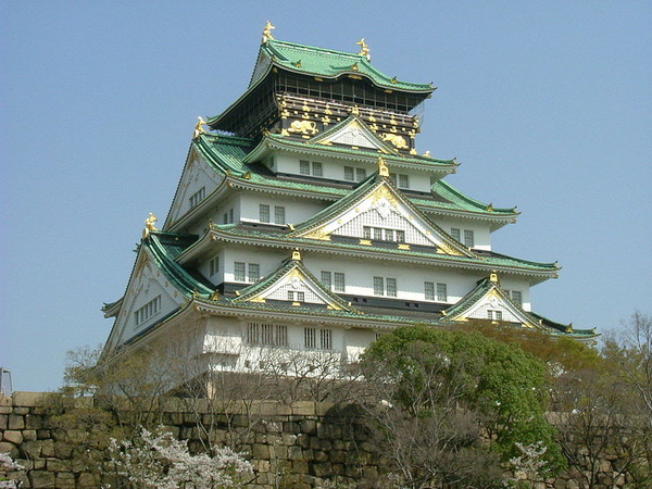 800px-Osaka_Castle_Nishinomaru_Garden_April_2005