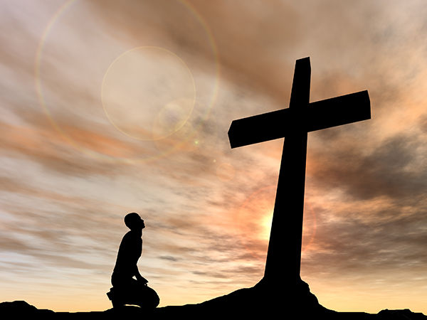 「神への祈りはすべて無駄だったのか…？」 銃乱射事件を受けて、米国人の信仰心が揺らぐ