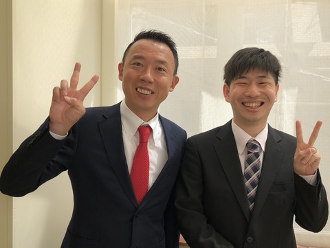 572E4FAA-6ADE-4D74-AE88-25753E0A12F6