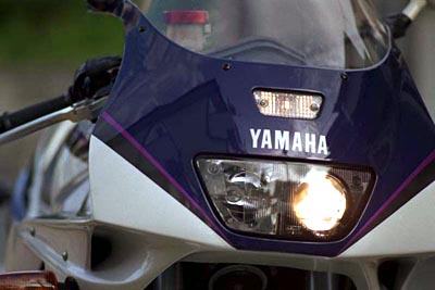 3GM8−FZR1000