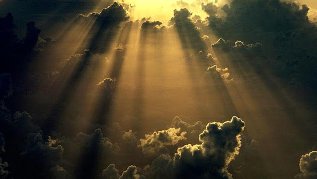 Luz entre las nubes