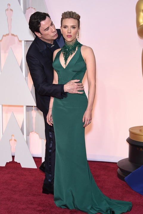 john-travolta-scarlett-johansson-glamour-23feb15-PA_720x1080