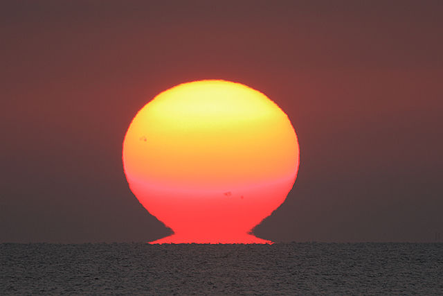 だるま夕陽