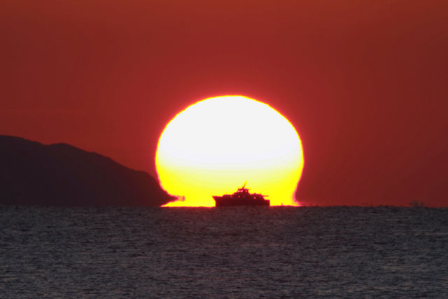 だるま夕陽