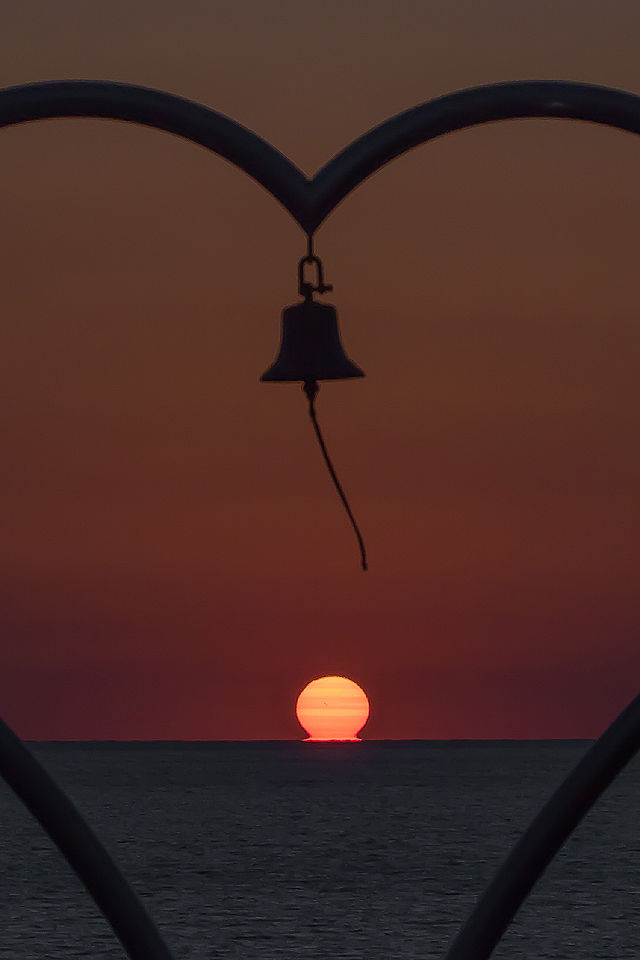 だるま夕陽