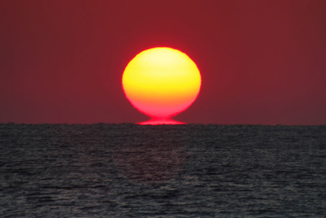 だるま夕陽