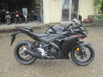 R25 001