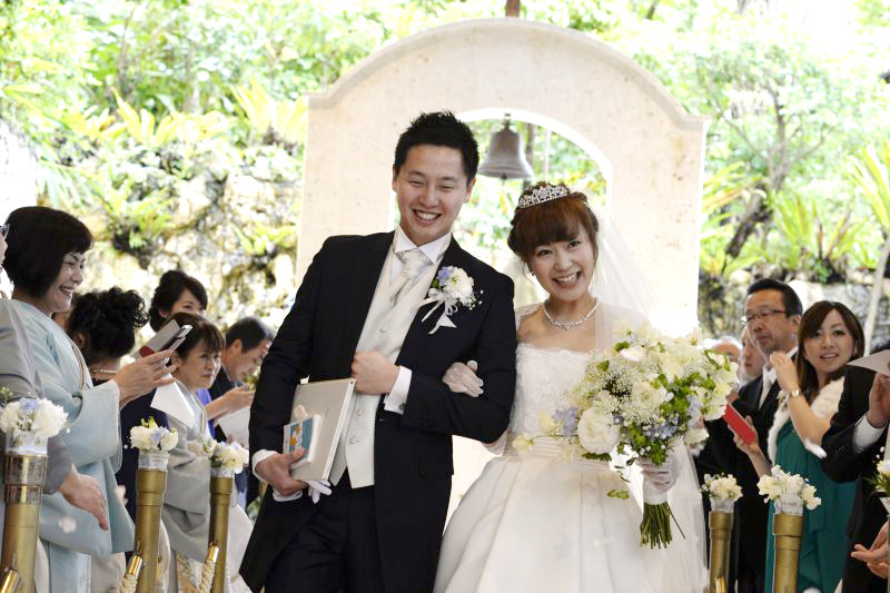 沖縄で結婚式のカメラマンやってます