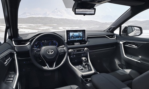 2019-RAV4-Hybrid-intro-02