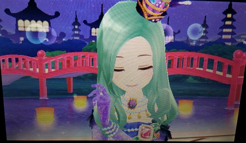 DFCg9UrVYAA9T_a