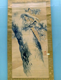 雪中老松図