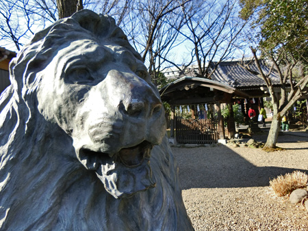 三囲神社