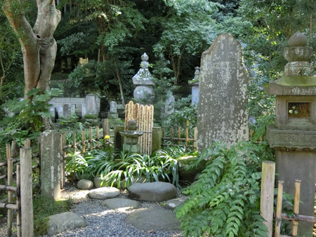 一幡の袖塚