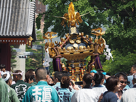 聖天の神輿