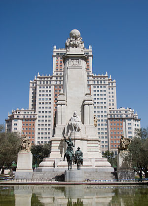 300px-Monumento_a_Miguel_de_Cervantes_-_03
