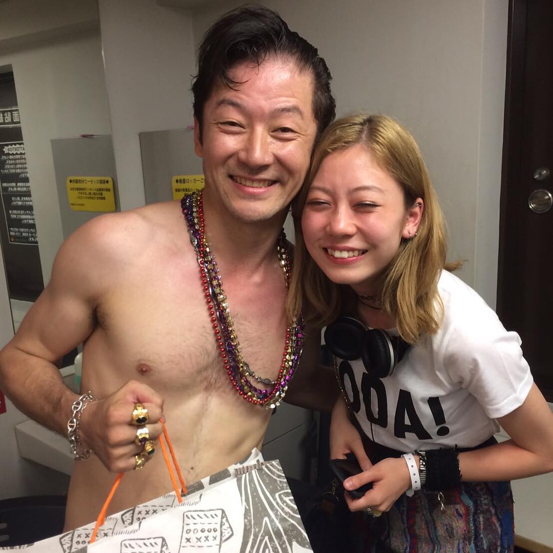 浅野忠信の素敵な父娘ショット、「最高!」「超かわいー!」の声。