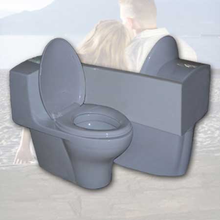 アナタとひと時も離れたくないの。トイレに行くときも