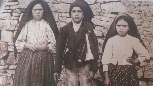 Le message de la Sainte Vierge Marie à Fatima devrait nous frapper-nous faire réfléchir gravement,vu l'état des choses 57fd0d05