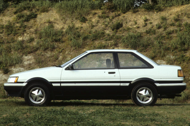 830000_toyota_corolla_levin_2_ll-20160930225235-618x412