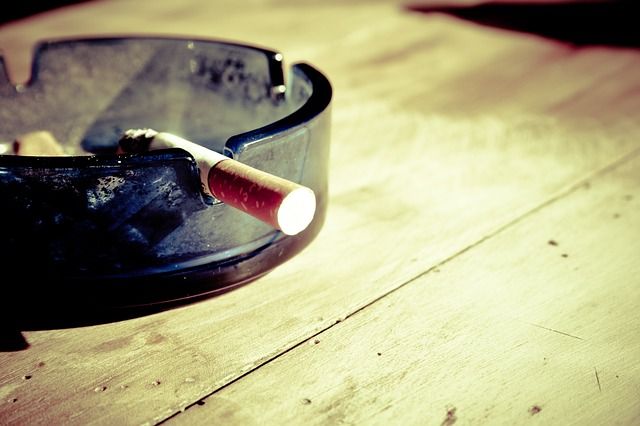 cigarette-599485_640.jpg.pagespeed.ce.mIvz229hyi