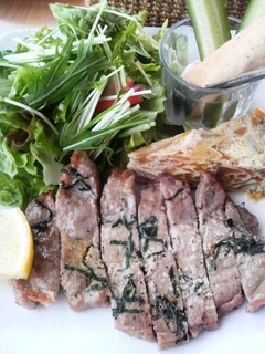 梅の蜜豚肉香草