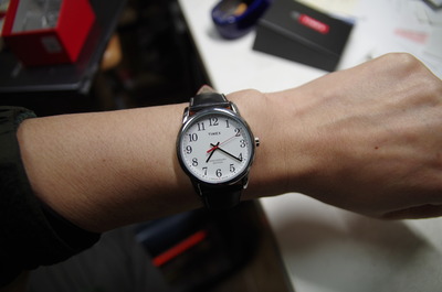 TIMEX イージーリーダー(腕に付けた)