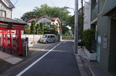 資料館への道1