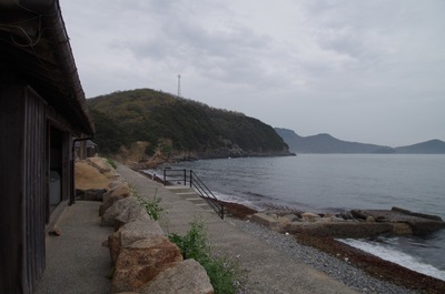 教員住宅の前の海