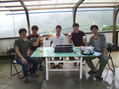 豪雨の中BBQ!