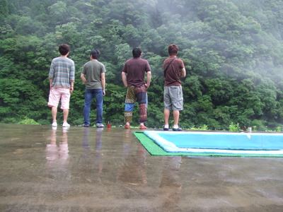 氾濫した吉野川にただ呆然・・・