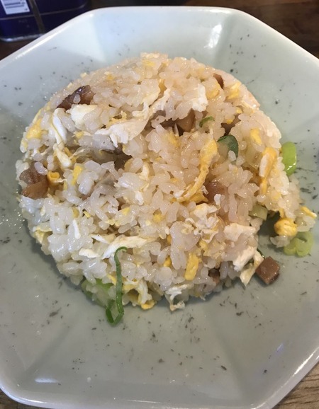 壱六家大和店のチャーハン