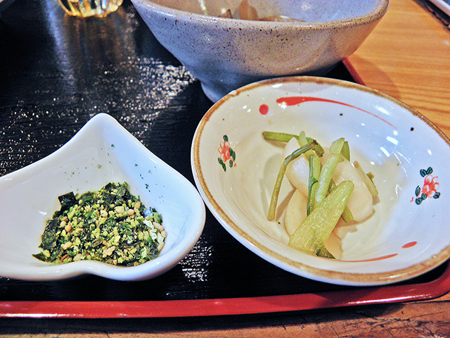 練馬 ランチ だいこん 小蕪の漬け物 + ふりかけ