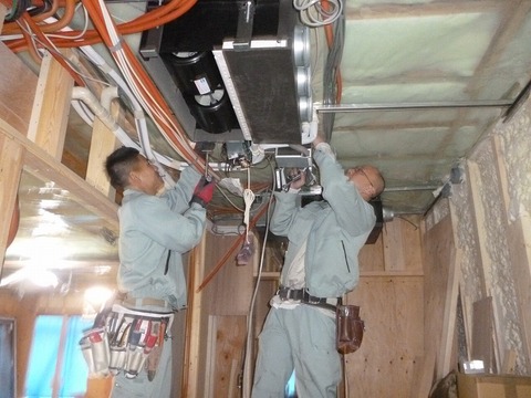 2階空調吊り込み