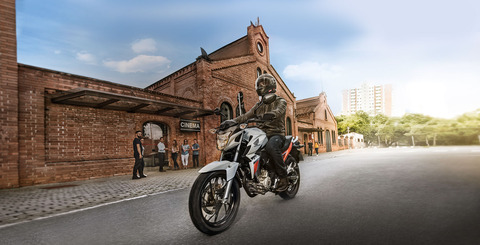 img_Honda_Produto_CBTwister_desktop_1334_(1920)_v4