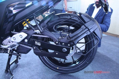 new-yamaha-fz25-images-4