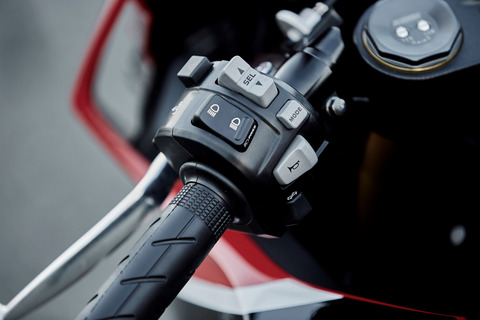 83538_17YM_CBR1000RR_Fireblade