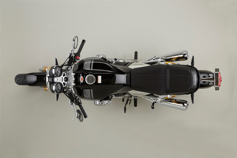 79173_17YM_CB1100_RS